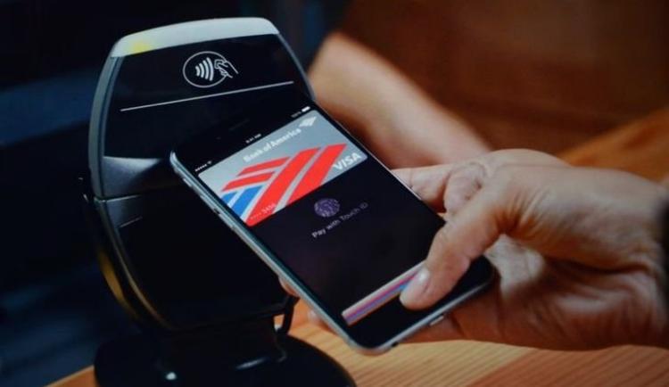 Comissão Europeia prepara-se para forçar a Apple a libertar o NFC do iPhone Comissão Europeia prepara-se para forçar a Apple a libertar o NFC do iPhone