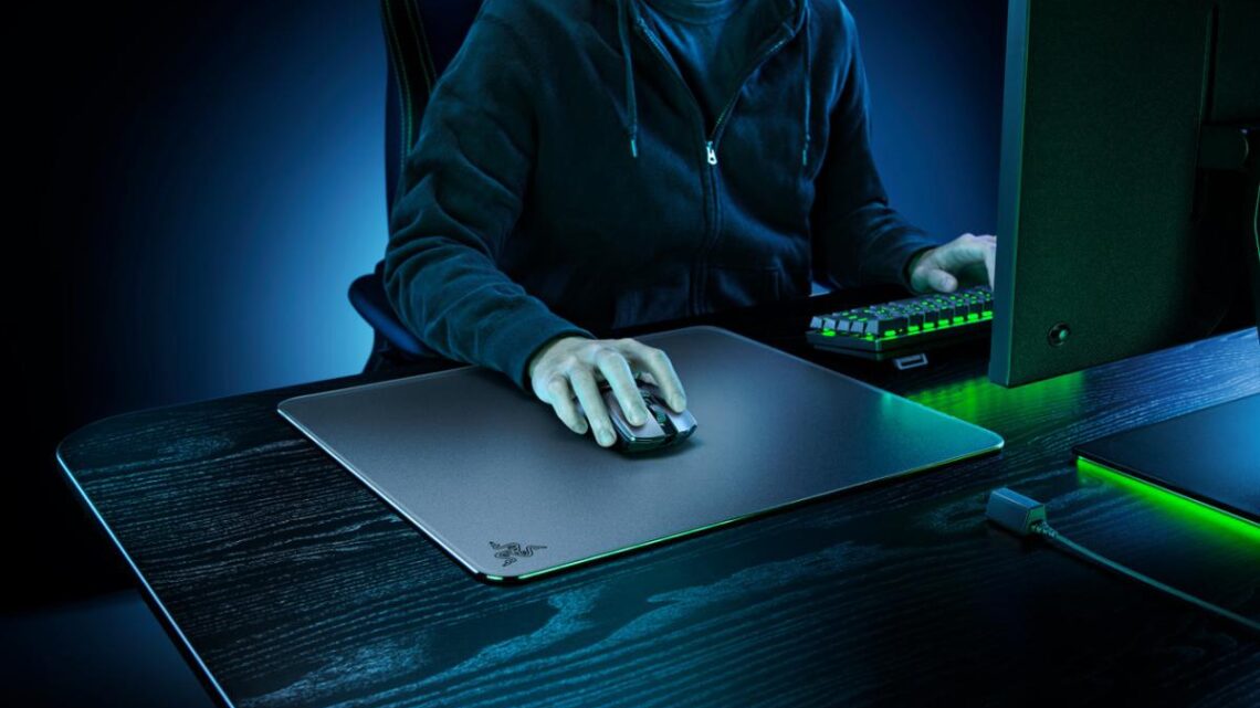 Razer Atlas é um novo tapete gaming em vidro temperado Razer Atlas é um novo tapete gaming em vidro temperado